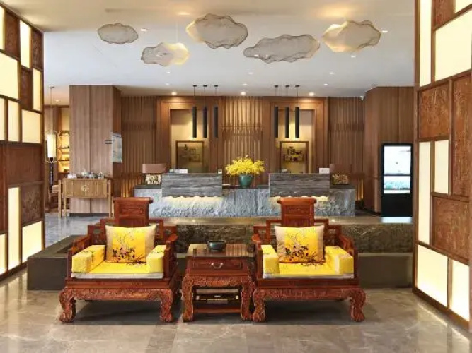 Lugui International Hotel