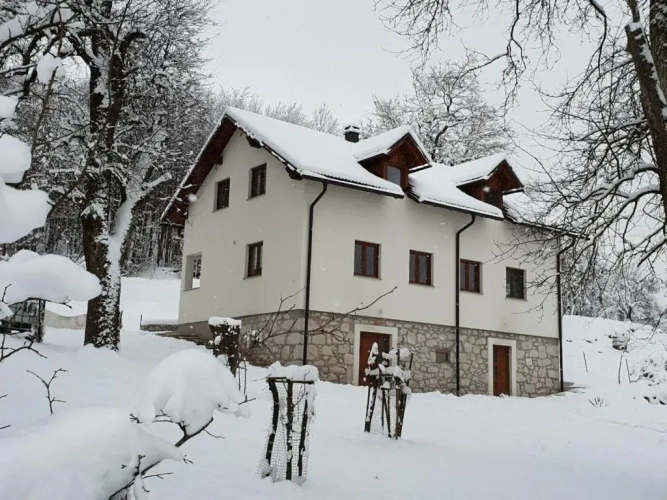 3 Bedrooms Cottage