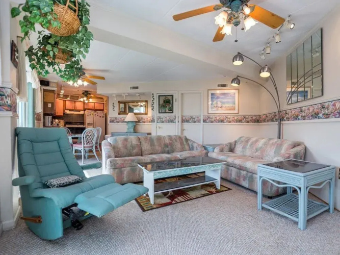Diamond Head 208 Side by RedAwning