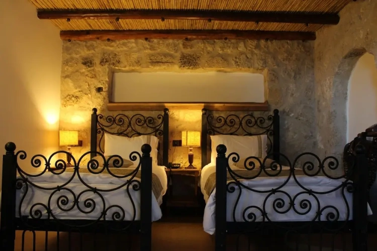 Standard Twin room with balcony