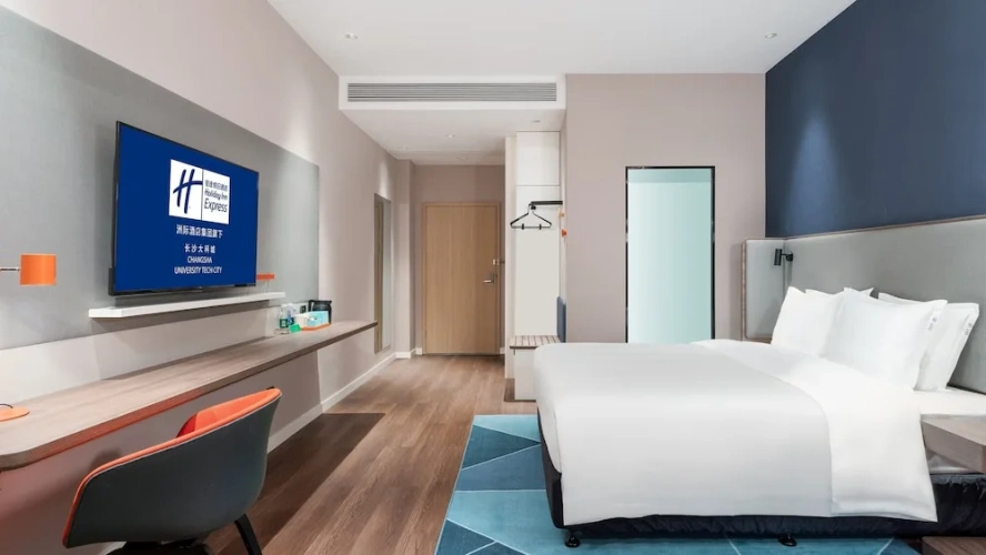 Standard Double room with city view