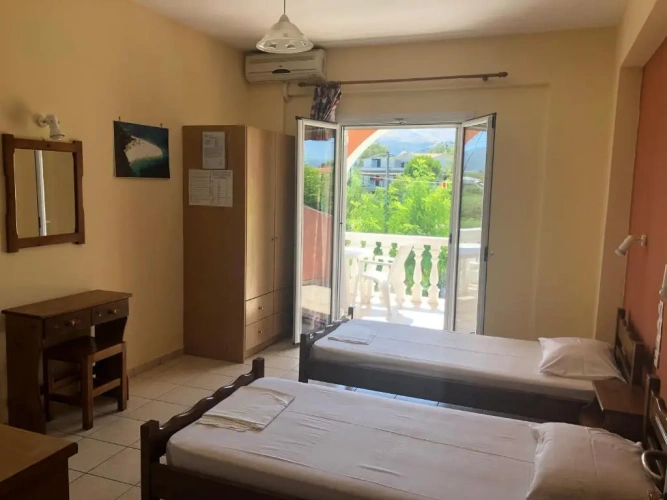 2 Bedrooms Apartment