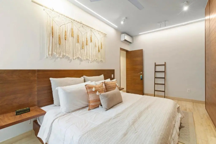 205 Perfect Location 3 bedrooms Apartment