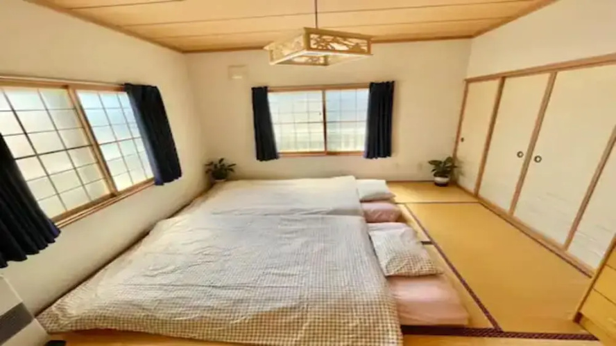 Holiday House Toya