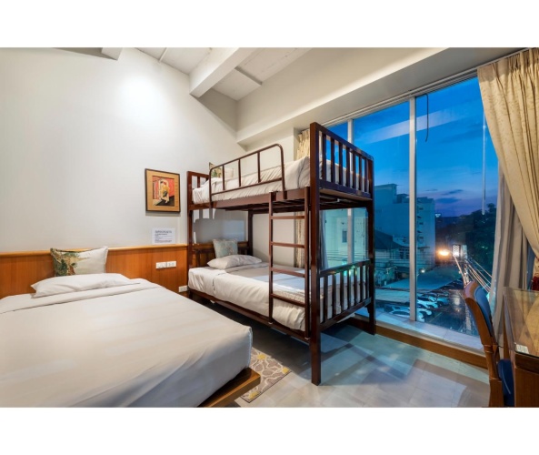 Standard Triple room