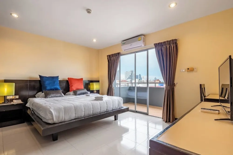 Standard Double room with balcony and with courtyard view