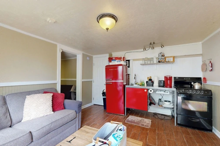 3 Bedrooms Cottage with balcony