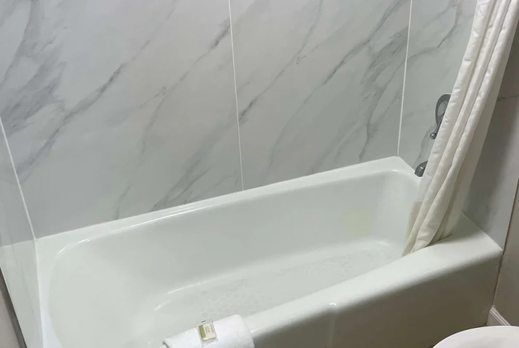 Standard Quadruple Suite