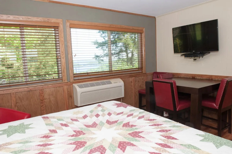 Beaver Lakeview Resort