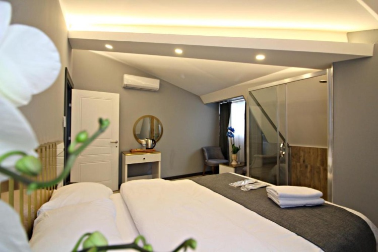 Deluxe Quadruple room