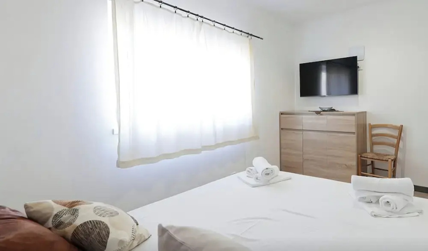Villa Gariful - Sleeps 10 - Pool - Hottub - Petsok