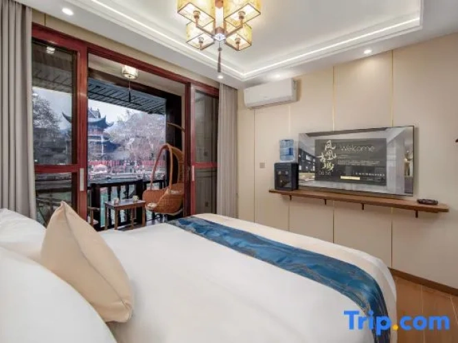 Standard Double room with balcony and with river view