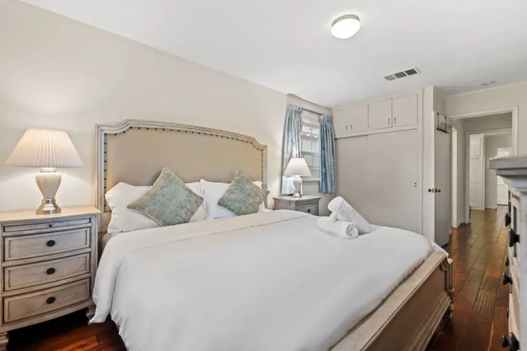 Cozy Pasadena Home Steps From Rose Bowl w Parking