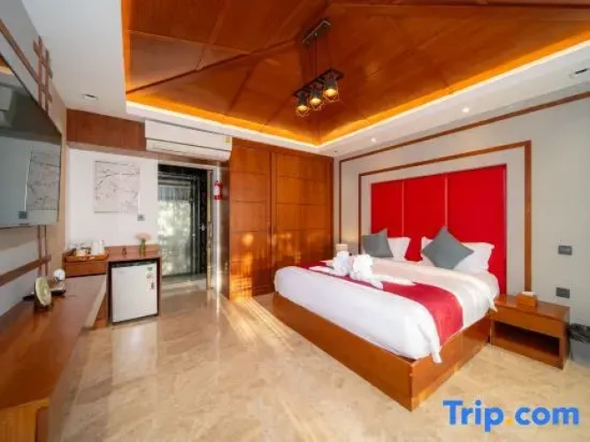 6 Bedrooms Luxury Villa