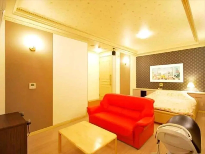 Hotel Com - Adults Only