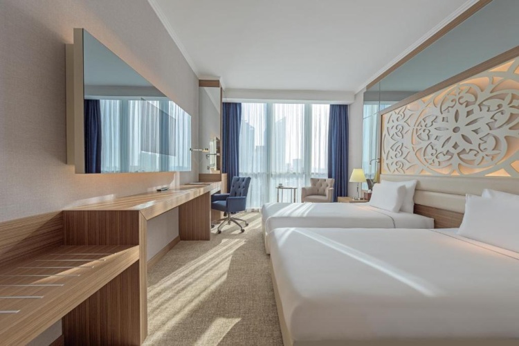Standard Twin room with city view