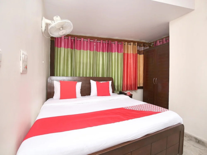 OYO 15523 Hotel JD Inn