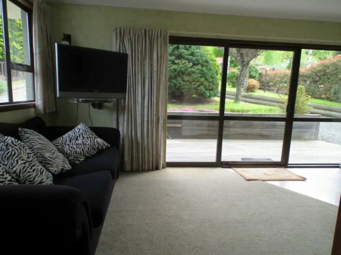 5 Chalet Cres