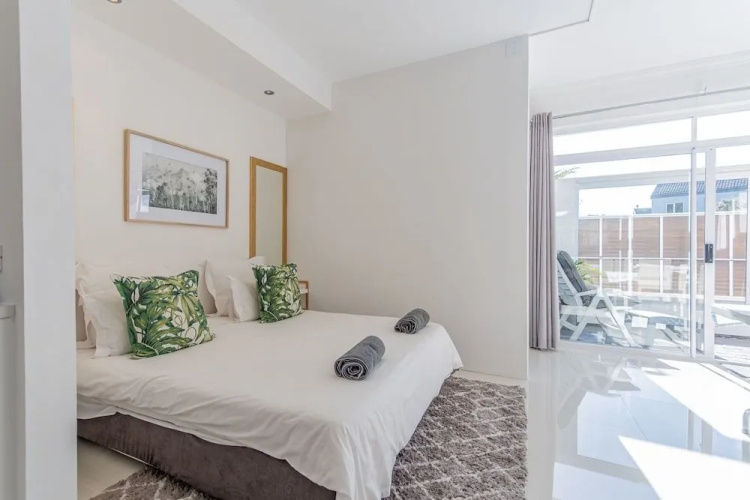 Greenways Beach House