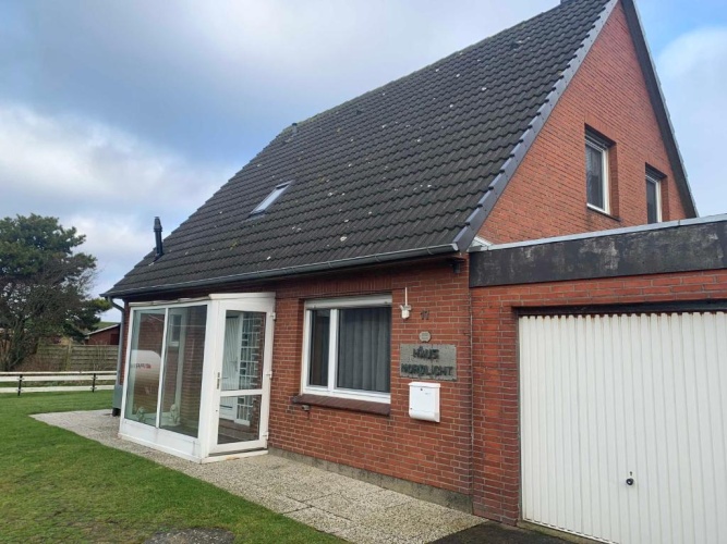 4 Bedrooms Cottage
