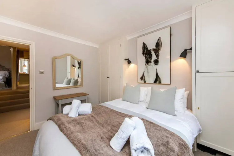 Charming, Recently Renovated 2-bed in Fulham
