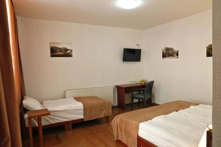 Club-2100 Hotel