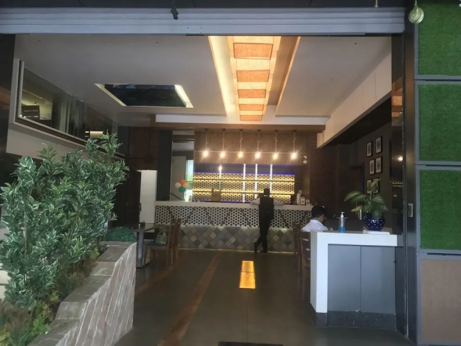 Popular Hotel