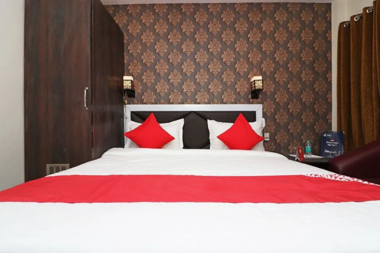 OYO 16919 Hotel Prerna