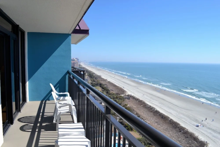 3 Bedrooms Deluxe room with balcony and with view