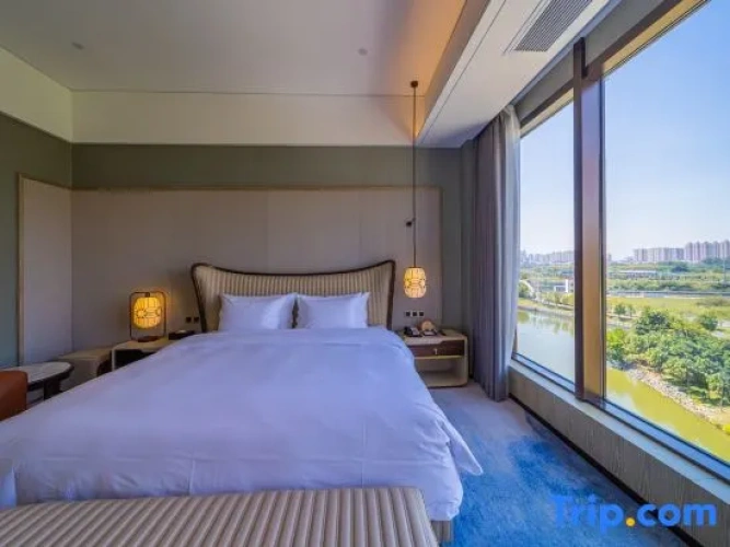 Executive Double Suite with lake view