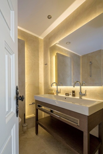 Deluxe Double Suite