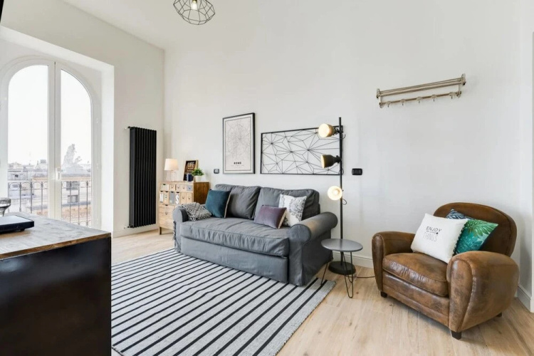 Large & Stylish 3 bed Flat in Excellent Location