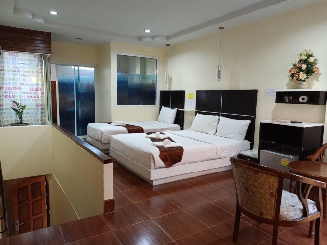 Standard Triple room