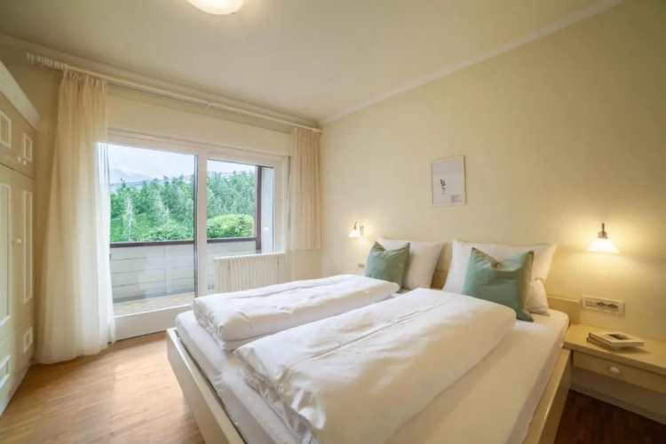 Wanda Apartment 7