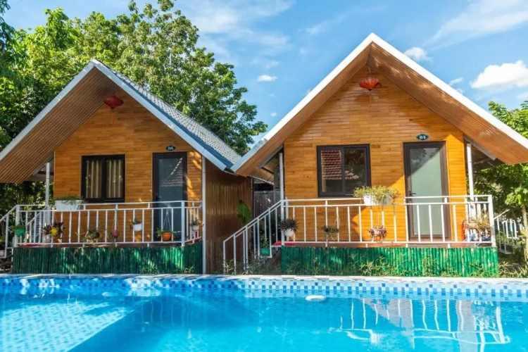 Standard Triple room with pool view