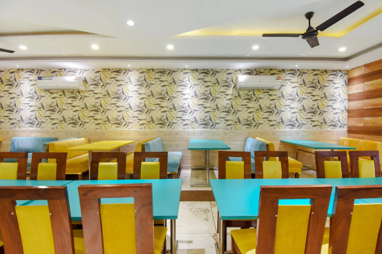 Collection O 69408 Hotel Mubarak Plaza