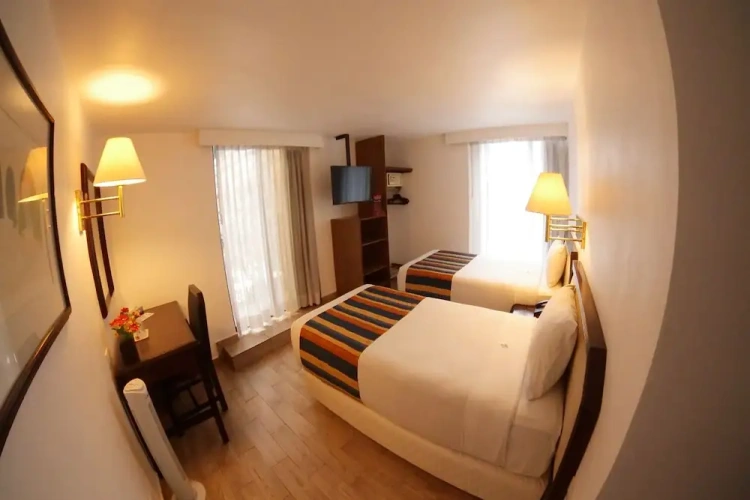 Standard Twin room with balcony