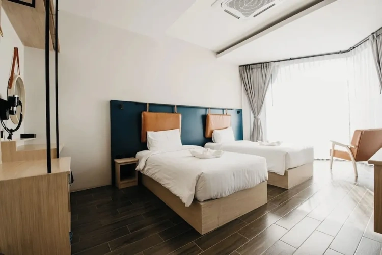 Deluxe Twin room with balcony