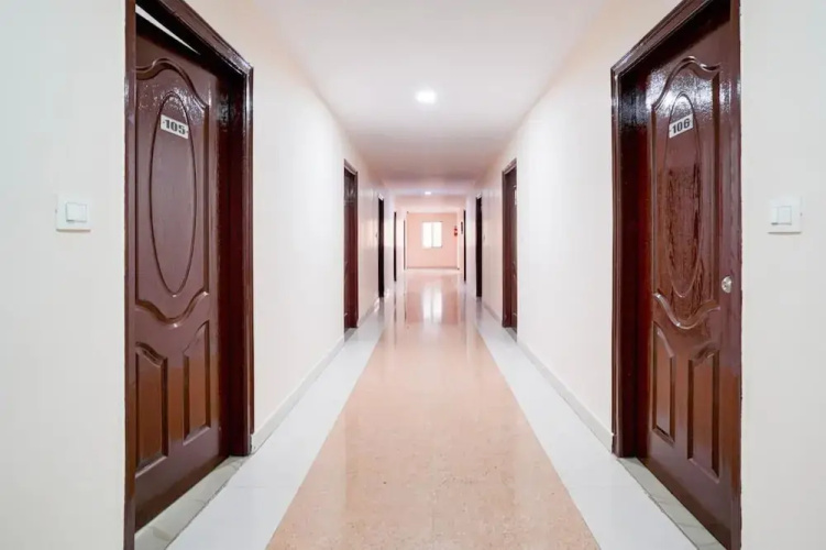 Leo Grand Hotel