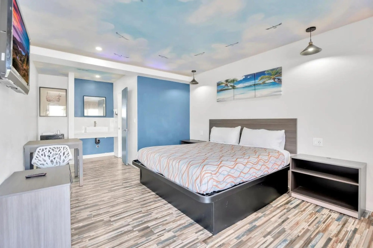 Tradewinds Motel photo 15