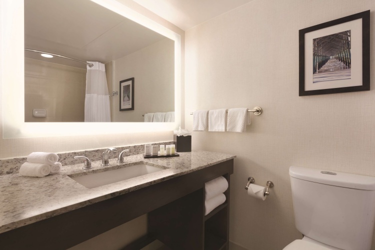 Embassy Suites by Hilton Jacksonville Baymeadows photo 10