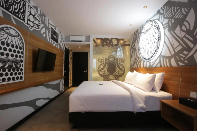 Creative Restart Hotel