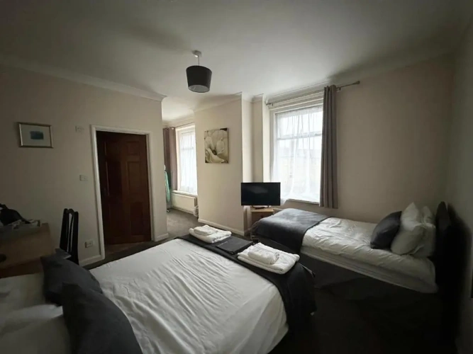 Standard Triple room