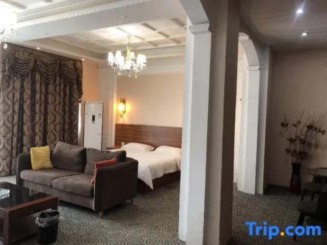 Deluxe Suite
