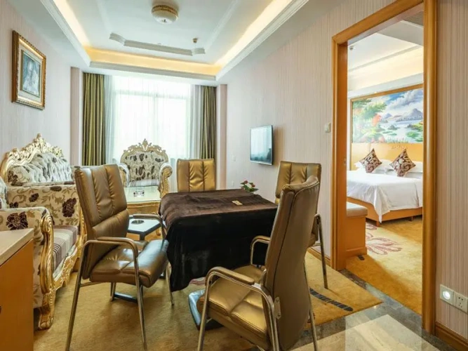 Deluxe Suite