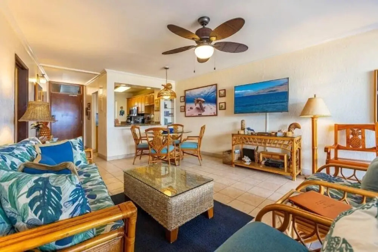 Menehune Shores, #210 3 Bedroom Condo by RedAwning