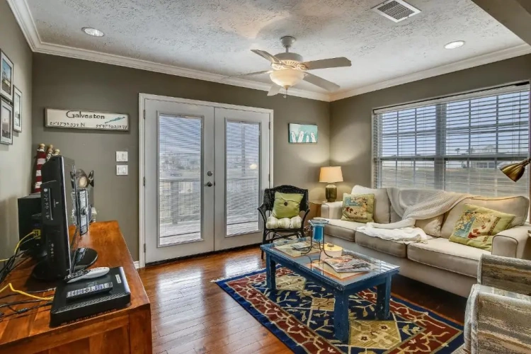 2 Bedrooms Cottage
