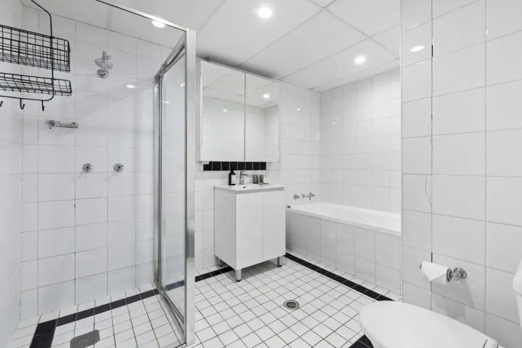 Bright Marrickville Flat With Balcony & Parking
