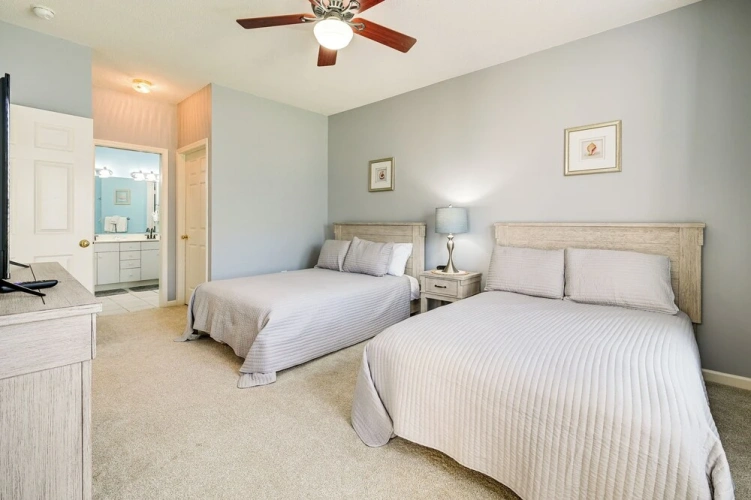 2 Bedrooms Apartment