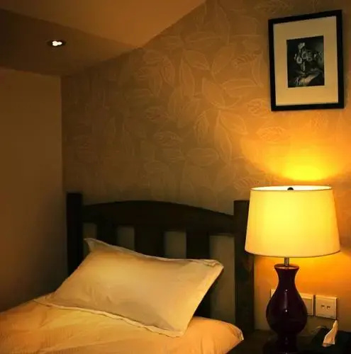 Redwood Inn